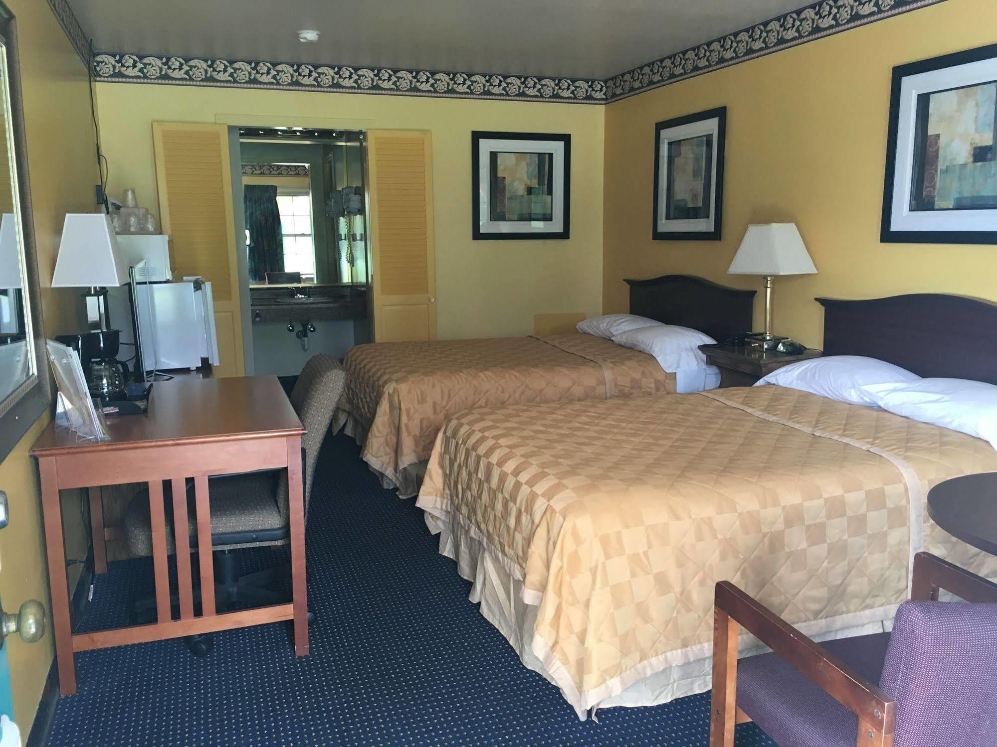 Norwalk Inn Extérieur photo