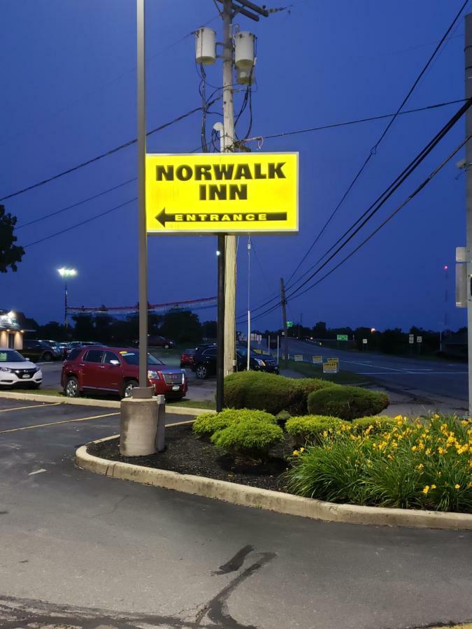 Norwalk Inn Extérieur photo