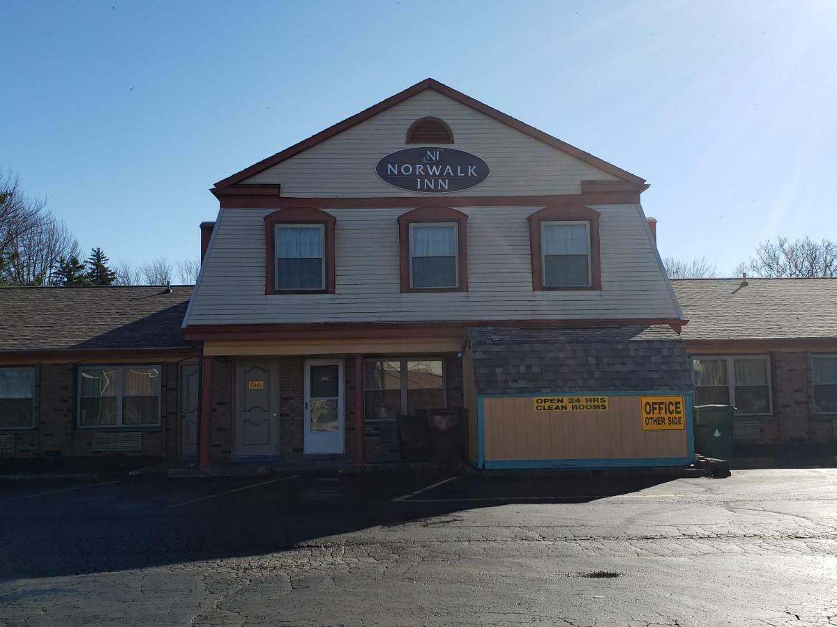 Norwalk Inn Extérieur photo